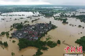 强降雨致江苏、安徽、江西、湖南部分道路中断图片