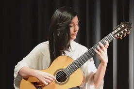 秀色可餐的侧颜女神/西班牙古典吉他公主--Andrea González视频封面