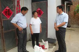 砀山县国土局“七一”前夕慰问图片