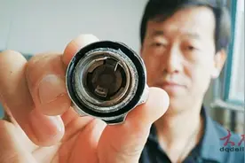 “万家乐”热水器阀门连根断 “水漫金山”致三家被泡图片