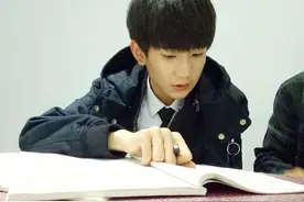 [TFBOYS][盘点]160705 学霸王源是怎么练成的？图片