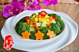 西兰花彩蔬小炒图片