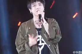 推歌|华晨宇演唱会翻唱《易燃易爆炸》图片