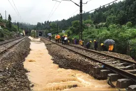 途经湖南多条铁路受到影响 多趟列车晚点或停运图片