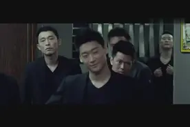 大声发不喊不说话，好像别人都听不见他说话视频封面