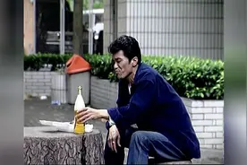 外来媳妇本地郎 阿宗闹离婚装跟人约会，其实蹲在街边喝闷酒