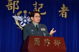 台防务部门前发言人:军人不该任意下跪 为丧失尊严而心痛图片