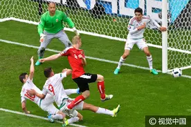 最强“秋裤哥”！欧洲杯：匈牙利40岁门将首发创纪录图片