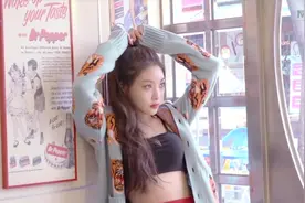 金请夏(CHUNGHA)-OFFSET 拍摄故事「SET 1话」视频封面