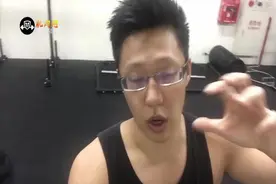 健身说的代偿是什么意思，简解代偿对健身的作用！视频封面