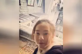 邓紫棋在伦敦即兴改编“我愿意”，声音好听样子可爱图片