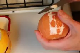 快速剥柚子皮的方法