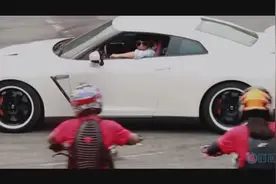 摩托车特技-中国stunt达人-漂移，翘头，烧胎，前轮滑图片