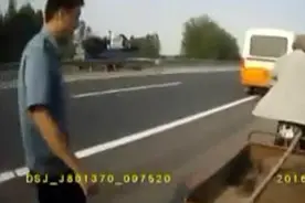 日东高速现“最牛车”，交警为其开道图片