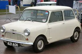 宝马的mini车型，这车近半百岁了还一直是女生最爱车型图片