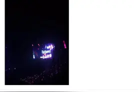 周杰伦演唱会为爱女小周周献歌，小公主首次露脸，庆祝一岁生日图片