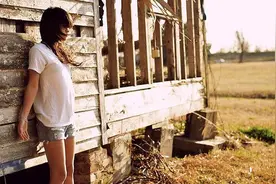 还是那样；笑了笑，说了再见，把QQ隐了身图片