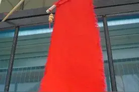 实拍兖州农历六月初一民间习俗：“掉疙疤”“送老奶奶”图片
