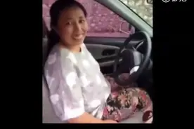 爆笑 学车大妈完整版 教练直接崩溃了图片