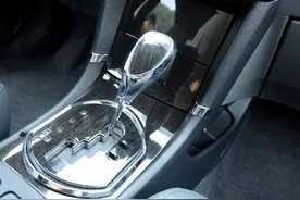 涨知识，自动挡杆上的这个键很有用，大部分人都没用过图片