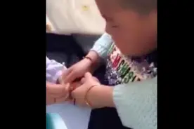 害怕打针的孩子伤不起！让人看的心疼又好笑图片
