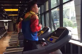 王永珀微博晒恢复训练照，主场战永昌或复出图片