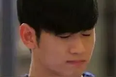 没见过小短腿上下楼梯大全，最后一个你蛋蛋不疼吗？图片