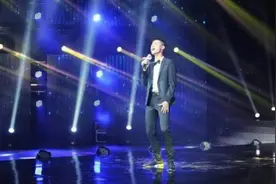 郓城这小伙演唱《父亲》催人泪下！图片