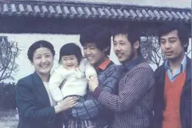 强颜欢笑也很美图片