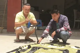 黔西南小镇突遇洪水来袭 钓友皮划艇救下了40多人图片