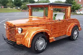 家具设计师利用自己的手艺，自制一辆V8发动机的木制汽车图片