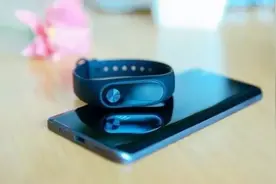 测评 | 小米手环2代 有屏防水测心率，功能完整，完胜一代！图片