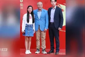 体操王子李宁与儿女最新照片 19岁儿子与女儿颜值高视频封面