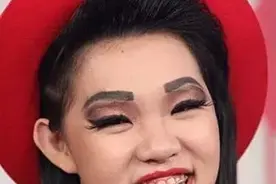 搞笑精选：大街上碰到四个大妈跟我撞衫图片