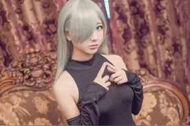 软妹拯救世界！超美萝莉露肩连衣cos伊丽莎白极致魅惑图片