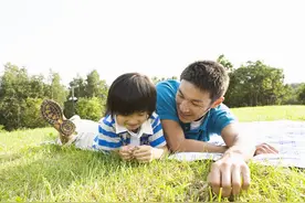 爸爸的素质有多高，孩子就能飞多高，当爹的都好好看看吧!图片