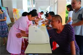 银海区检察官参加无偿献血活动图片