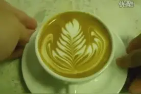 慢镜头下的咖啡拉花图片