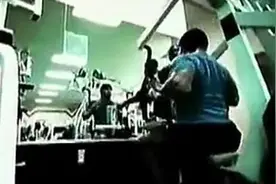 泰森力量训练巅峰时期一拳有800斤，可以打死一头牛！图片