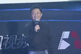 黄渤演讲谁会拒绝一个幽默的人，全程演讲笑点不断图片