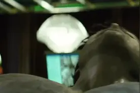 看浩克从一个普通人到绿巨人的变身过程图片