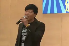 古惑仔乌鸦张耀扬在澳门唱歌，粤语口音好重啊图片