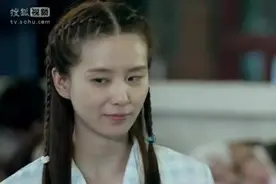 男同学追求女生 一朵玫瑰俘获女神心的同时妈妈也在一处偷看！图片