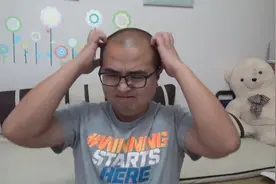 调皮捣蛋的熊孩子，老爸懵逼了图片