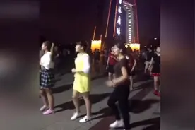 广场舞又出新奇葩，动感三姐们，自创魔性舞蹈，节奏好欢快