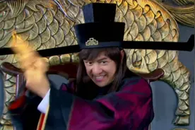 道济变县官审问真假千金，还要用三味真火辨别妖怪，却少疼自己！