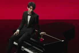 大牌都爱小鲜肉，TFBOYS 王俊凯代言兰蔻唇膏
