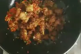 椒盐蒜香鸡腿做法 外焦里嫩香脆可口，超级好吃视频封面