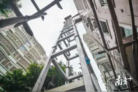 清远楼梯楼加装电梯悄然进行，高层住户盼实现“上上下下”的享受图片