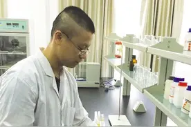 电解水实验推断株洲水质差？图片